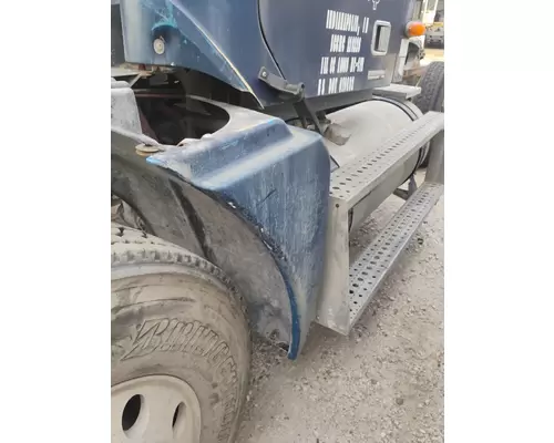 FREIGHTLINER COLUMBIA 120 Fender Extension