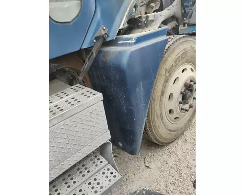 FREIGHTLINER COLUMBIA 120 Fender Extension