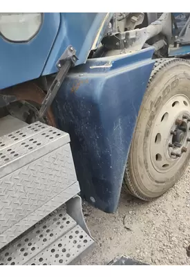 FREIGHTLINER COLUMBIA 120 Fender Extension