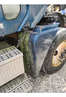 FREIGHTLINER COLUMBIA 120 Fender Extension