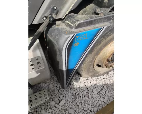 FREIGHTLINER COLUMBIA 120 Fender Extension