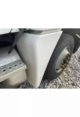 FREIGHTLINER COLUMBIA 120 Fender