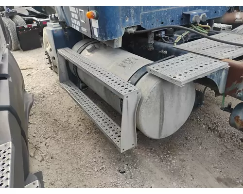 FREIGHTLINER COLUMBIA 120 Fuel Tank