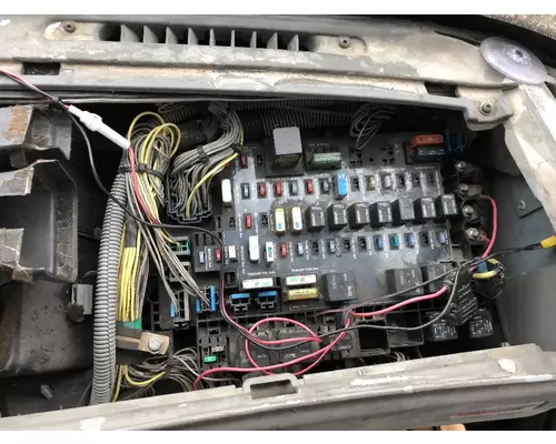 FREIGHTLINER COLUMBIA 120 Fuse Box