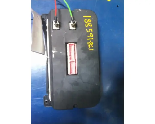 FREIGHTLINER COLUMBIA 120 GAUGE CLUSTER