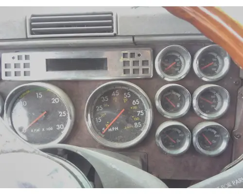 FREIGHTLINER COLUMBIA 120 GAUGE CLUSTER