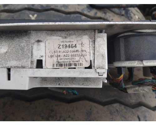 FREIGHTLINER COLUMBIA 120 GAUGE CLUSTER