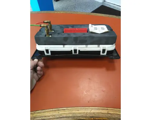 FREIGHTLINER COLUMBIA 120 GAUGE CLUSTER