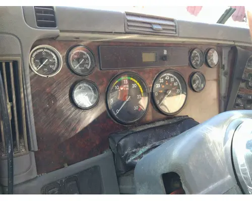 FREIGHTLINER COLUMBIA 120 GAUGE CLUSTER