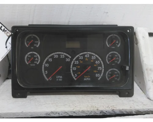 FREIGHTLINER COLUMBIA 120 GAUGE CLUSTER