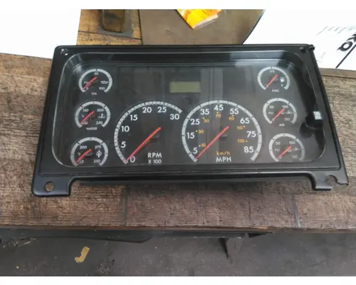 FREIGHTLINER COLUMBIA 120 GAUGE CLUSTER
