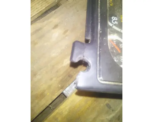 FREIGHTLINER COLUMBIA 120 GAUGE CLUSTER