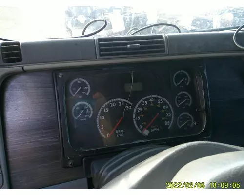 FREIGHTLINER COLUMBIA 120 GAUGE CLUSTER