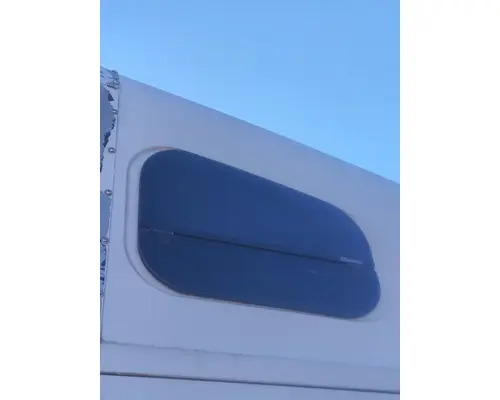 FREIGHTLINER COLUMBIA 120 GLASS, SLEEPER