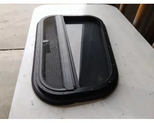 FREIGHTLINER COLUMBIA 120 GLASS, SLEEPER