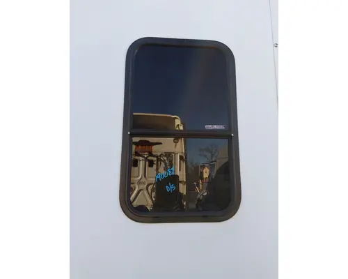 FREIGHTLINER COLUMBIA 120 GLASS, SLEEPER