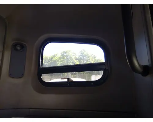 FREIGHTLINER COLUMBIA 120 GLASS, SLEEPER