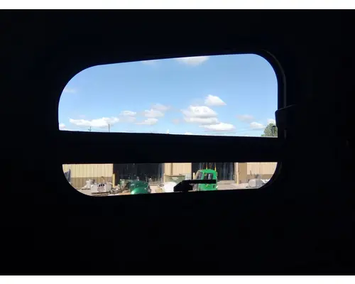 FREIGHTLINER COLUMBIA 120 GLASS, SLEEPER