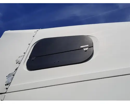 FREIGHTLINER COLUMBIA 120 GLASS, SLEEPER