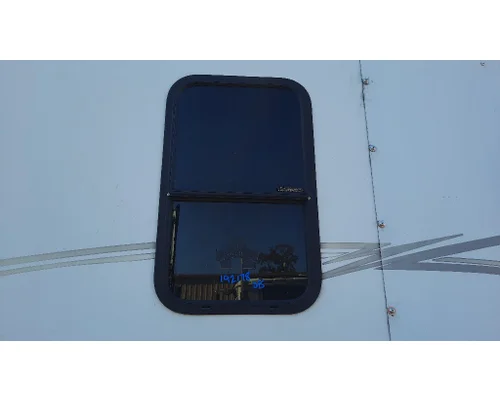 FREIGHTLINER COLUMBIA 120 GLASS, SLEEPER