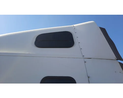FREIGHTLINER COLUMBIA 120 GLASS, SLEEPER