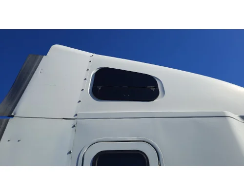 FREIGHTLINER COLUMBIA 120 GLASS, SLEEPER