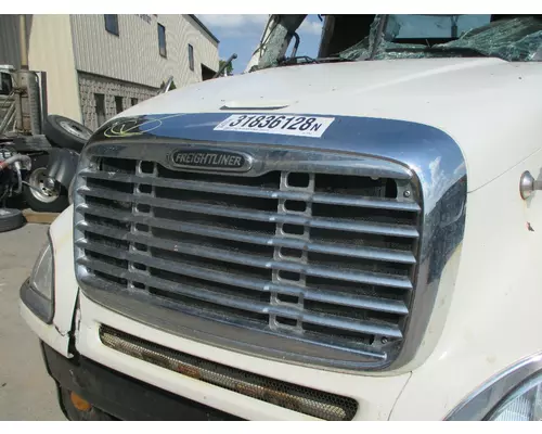 FREIGHTLINER COLUMBIA 120 Grille