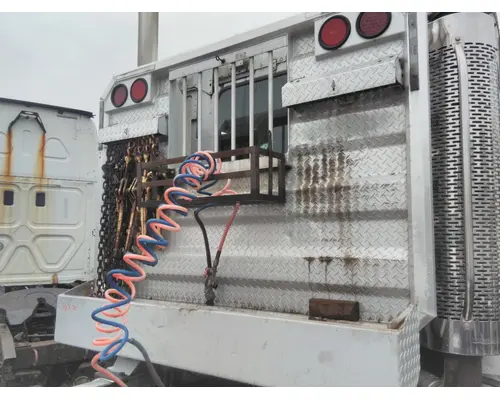 FREIGHTLINER COLUMBIA 120 HEADACHE RACK