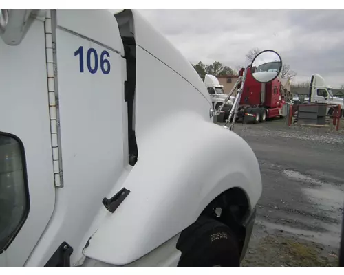 FREIGHTLINER COLUMBIA 120 HOOD