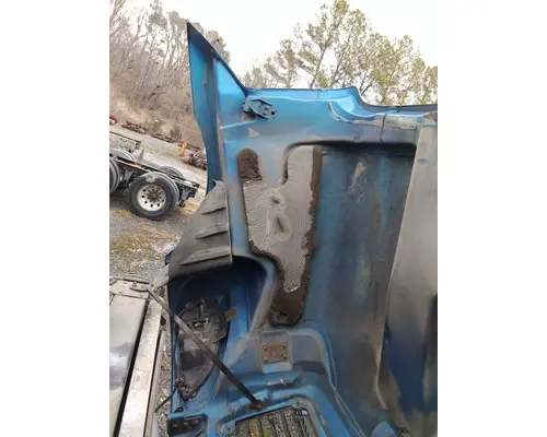 FREIGHTLINER COLUMBIA 120 HOOD