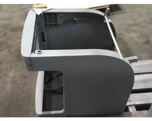 FREIGHTLINER COLUMBIA 120 INTERIOR CABINET