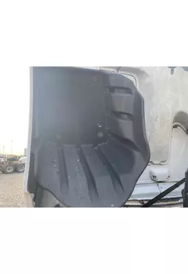 FREIGHTLINER COLUMBIA 120 Inner Fender