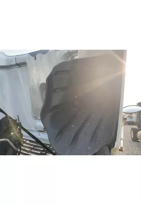 FREIGHTLINER COLUMBIA 120 Inner Fender