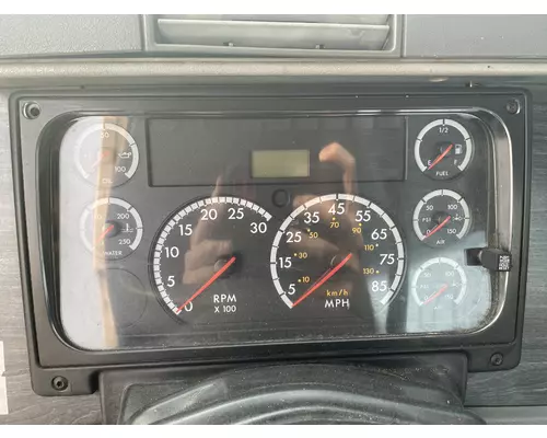 FREIGHTLINER COLUMBIA 120 Instrument Cluster