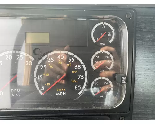 FREIGHTLINER COLUMBIA 120 Instrument Cluster