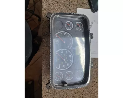 FREIGHTLINER COLUMBIA 120 Instrument Cluster