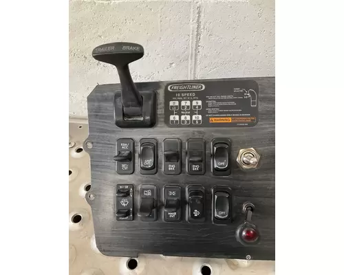 FREIGHTLINER COLUMBIA 120 Instrument Cluster