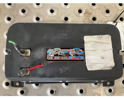 FREIGHTLINER COLUMBIA 120 Instrument Cluster