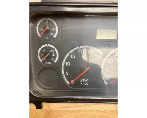 FREIGHTLINER COLUMBIA 120 Instrument Cluster