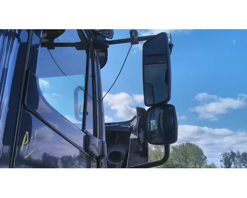 FREIGHTLINER COLUMBIA 120 MIRROR ASSEMBLY CABDOOR