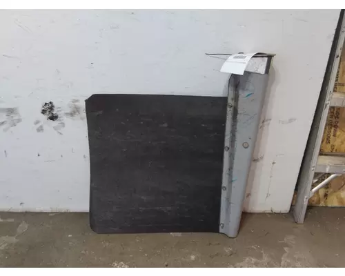 FREIGHTLINER COLUMBIA 120 MUD FLAP HANGER
