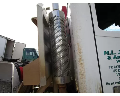 FREIGHTLINER COLUMBIA 120 Muffler Shield