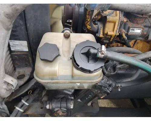 FREIGHTLINER COLUMBIA 120 POWER STEERING RESERVOIR