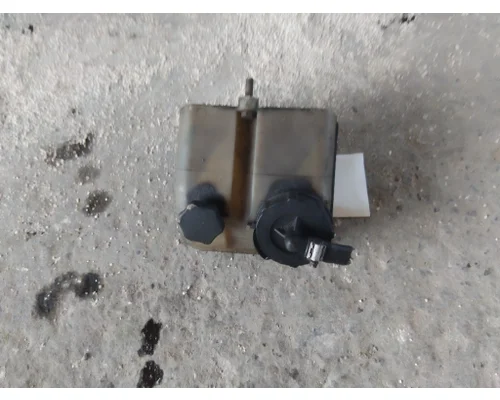 FREIGHTLINER COLUMBIA 120 POWER STEERING RESERVOIR