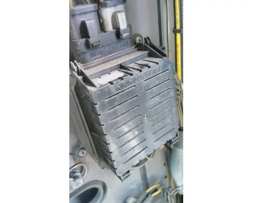 FREIGHTLINER COLUMBIA 120 POWERNET DISTRIBUTION BOX (PNDB)