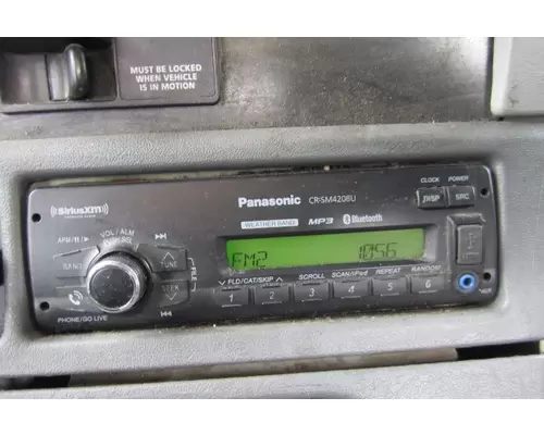 FREIGHTLINER COLUMBIA 120 RADIO AMFMBLUETOOTH