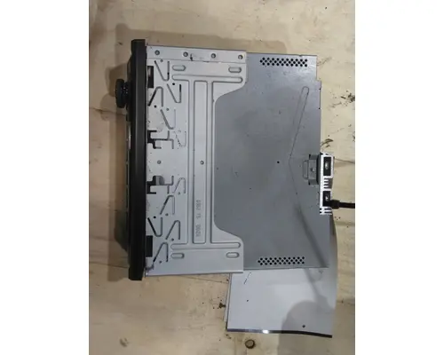FREIGHTLINER COLUMBIA 120 RADIO AMFMBLUETOOTH