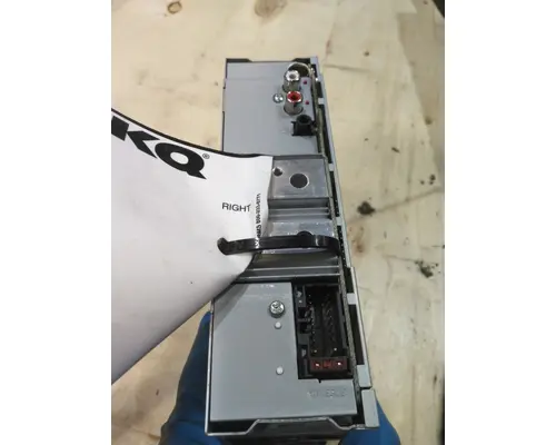 FREIGHTLINER COLUMBIA 120 RADIO AMFMBLUETOOTH