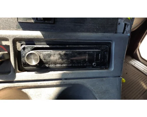 FREIGHTLINER COLUMBIA 120 RADIO AMFMCD