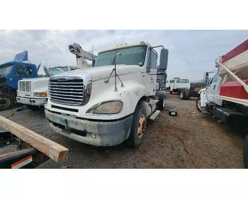 FREIGHTLINER COLUMBIA 120 Radiator Shroud